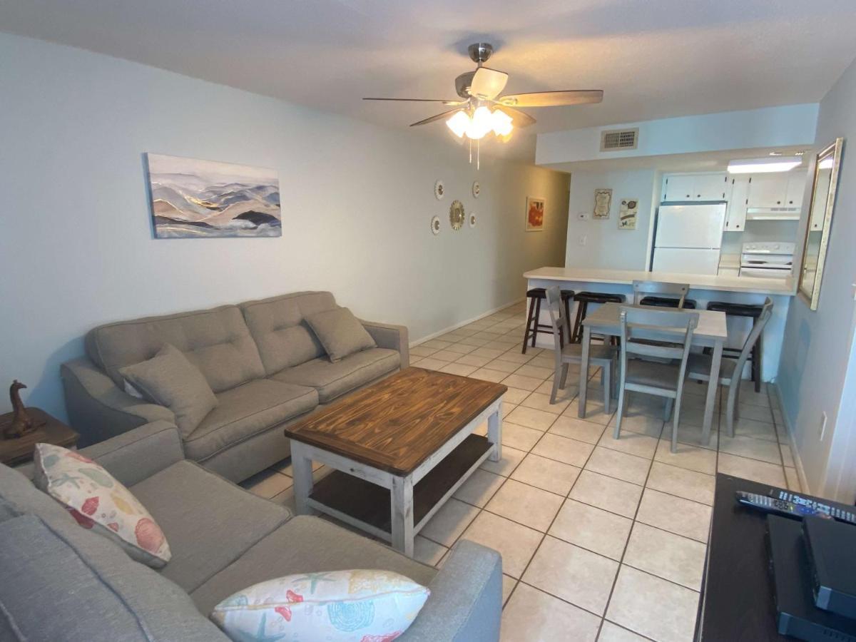 Island Winds West: Beachfront Retreat with Hangout Access Gulf Shores Exterior photo