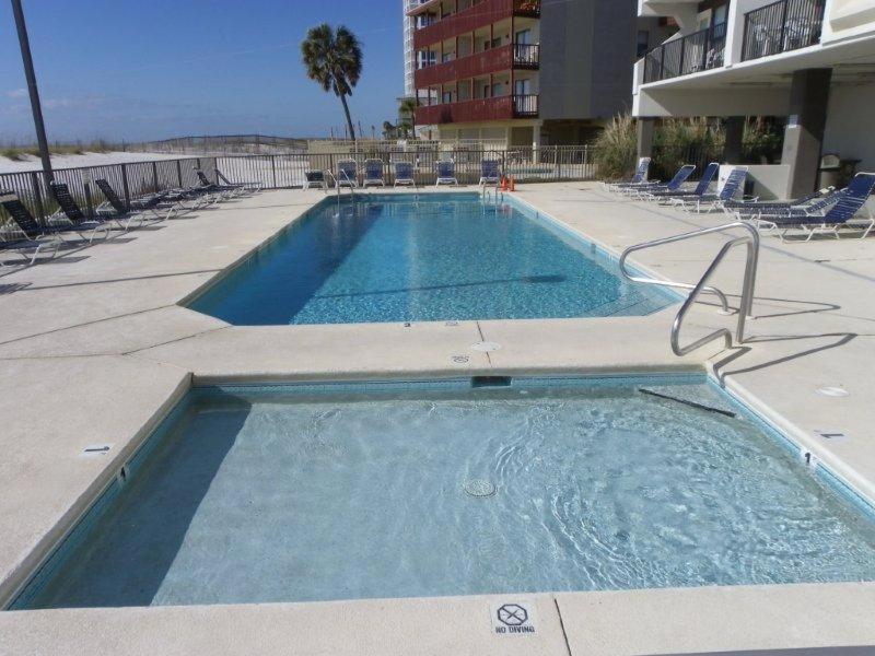 Island Winds West: Beachfront Retreat with Hangout Access Gulf Shores Exterior photo