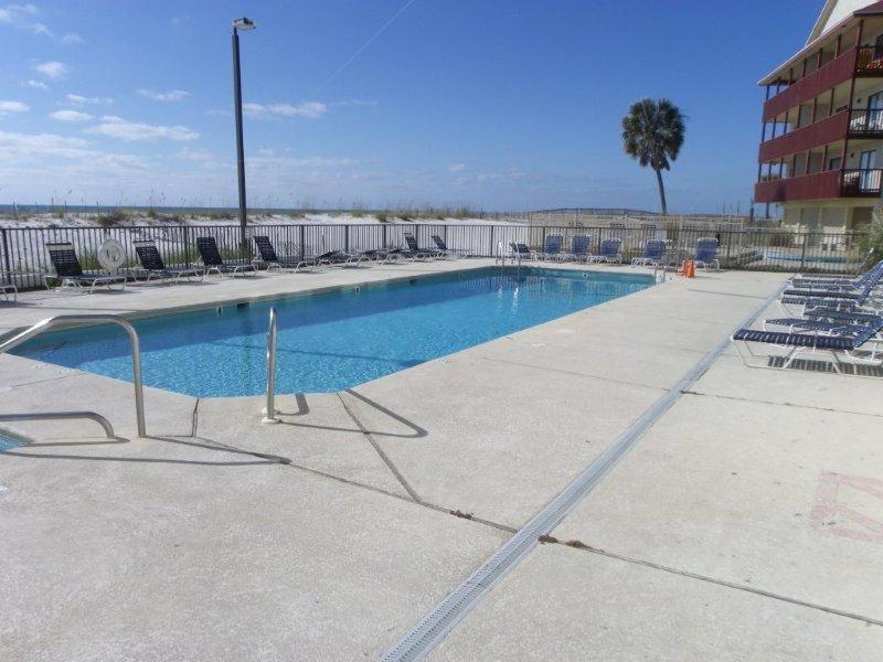 Island Winds West: Beachfront Retreat with Hangout Access Gulf Shores Exterior photo